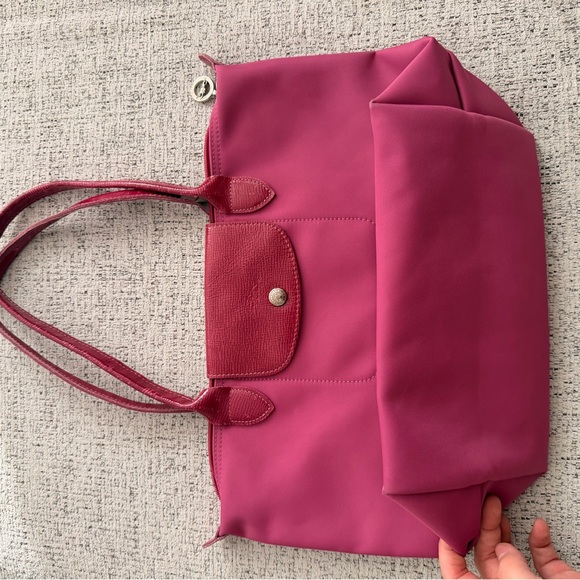USED Longchamp Raspberry Tote Bag - Picture 4 of 16